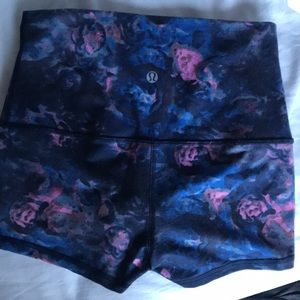 Lululemon shorts size 2